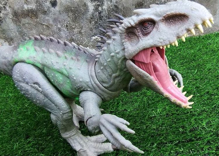 ฟิกเกอร์ของเล่นไดโนเสาร์ Indominus Rex จาก Jurassic World รูปด้วยแสง, เสียงและการเคลื่อนไหว รูปที่ 6
