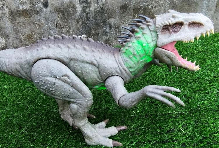 ฟิกเกอร์ของเล่นไดโนเสาร์ Indominus Rex จาก Jurassic World รูปด้วยแสง, เสียงและการเคลื่อนไหว รูปที่ 7