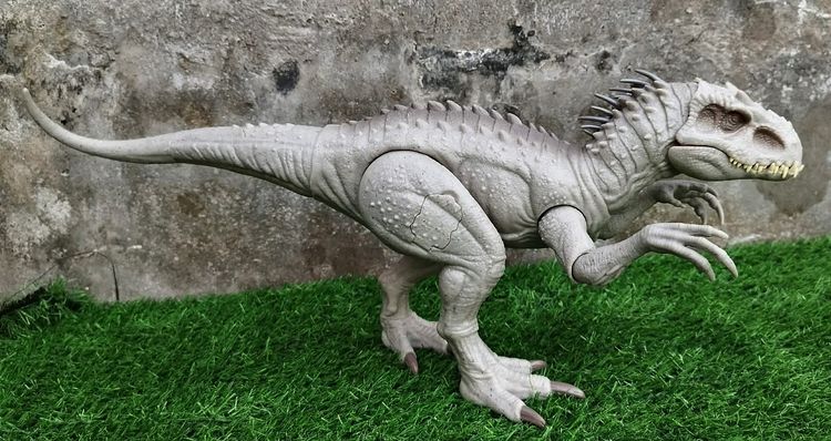 ตุ๊กตา ฟิกเกอร์ของเล่นไดโนเสาร์ Indominus Rex จาก Jurassic World รูปด้วยแสง, เสียงและการเคลื่อนไหว