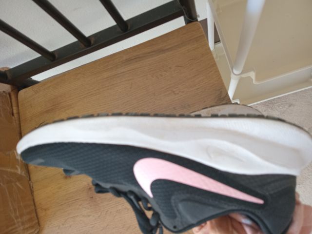 เบอ37รองเท้าใส่แค่2ครั้งยังใหม่ขายต่อครึ่งราคาคุ้มค่ะ ซื้อมา 1,400 ขายแค่ 800