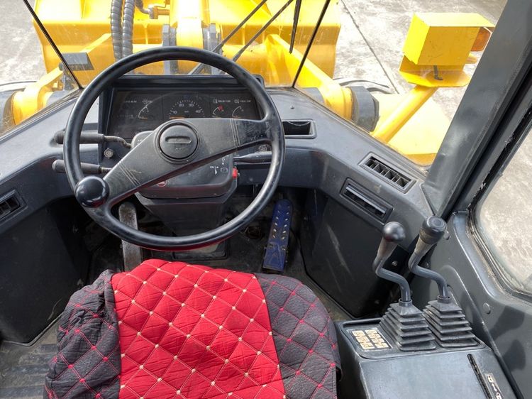 รถตักล้อยาง KOMATSU  รุ่น WA380-3 บุ้งกี๋ 3 คิว ยกสูง 3.9 ม. รถเก่านอกนำเข้า  รูปที่ 9