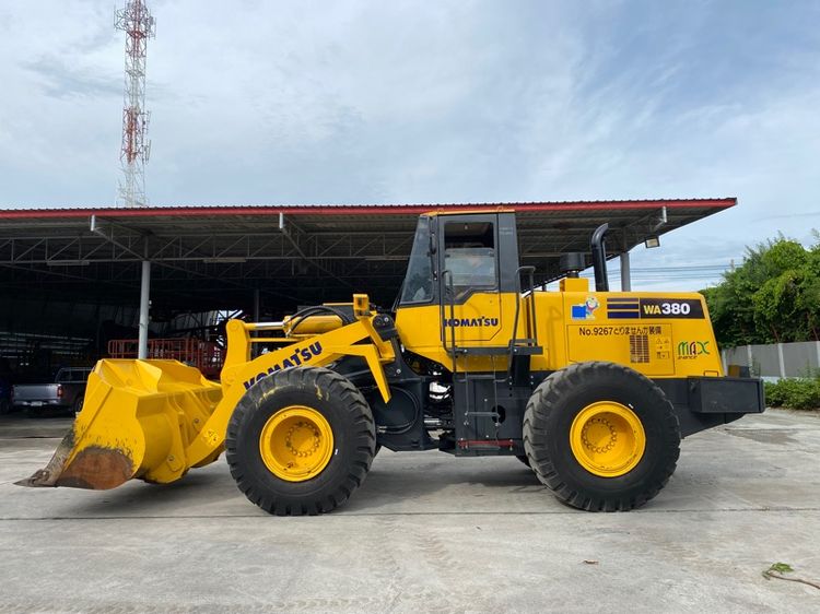 รถตักล้อยาง KOMATSU  รุ่น WA380-3 บุ้งกี๋ 3 คิว ยกสูง 3.9 ม. รถเก่านอกนำเข้า  รูปที่ 2