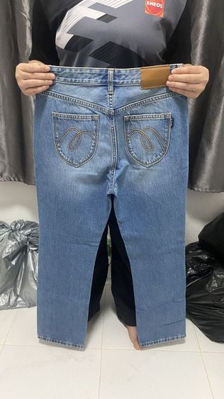 กางเกงยีนยี่ห้อแมคอย่างดียังไม่เคยใส่ขายต่อถูกมากครึ่งราคาค่ะเบอร์ L แถมนิยมยีนตัวละ2พัน1ตัวฟรีค่ะ