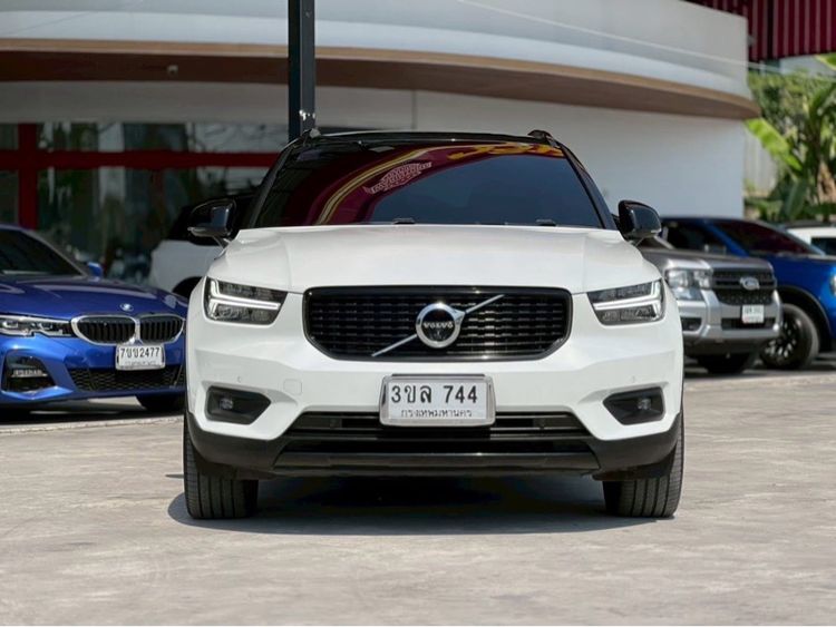 Volvo XC40 2023 Recharge 1.5 T5 R-Design Expression Utility-car ปลั๊กอินไฮบริด (PHEV) ไม่ติดแก๊ส เกียร์อัตโนมัติ ขาว รูปที่ 2