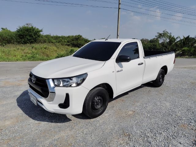 Toyota Hilux Revo 2023 2.8 J Plus ดีเซล เกียร์ธรรมดา รูปที่ 2