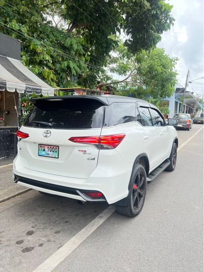 Toyota Fortuner 2017 2.8 TRD Sportivo 4WD Utility-car ดีเซล ไม่ติดแก๊ส เกียร์อัตโนมัติ ขาว รูปที่ 3