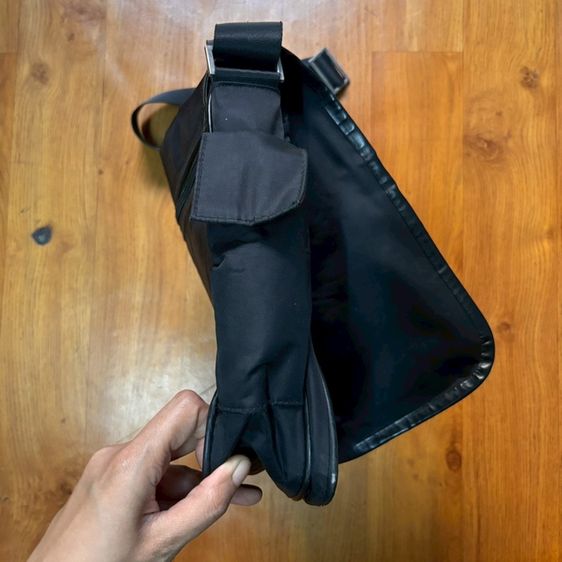 กระเป๋า Prada Black Nylon Crossbody Bag มือสอง รูปที่ 6
