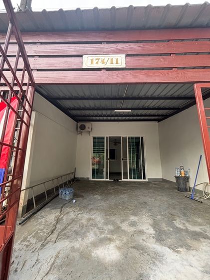 อื่นๆ มีบางส่วน ใช่ ทาวส์เฮ้าส์ชั้นเดียว รูปที่ 4