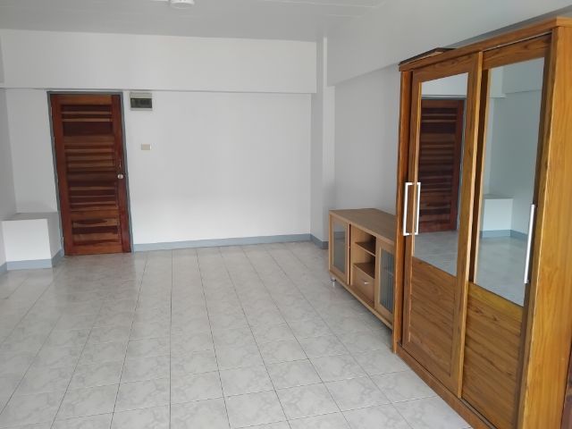 มีบางส่วน 👍ขายคอนโดศรัญญาเพลส ตกแต่งใหม่ พร้อมโอนให้ฟรี นนทบุรี รูปที่ 2