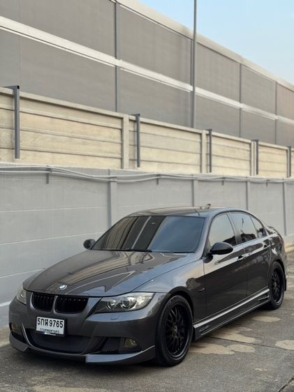รถ BMW Series 3 320i สี เทา