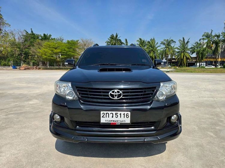 รถ Toyota Fortuner 3.0 V 4WD สี ดำ