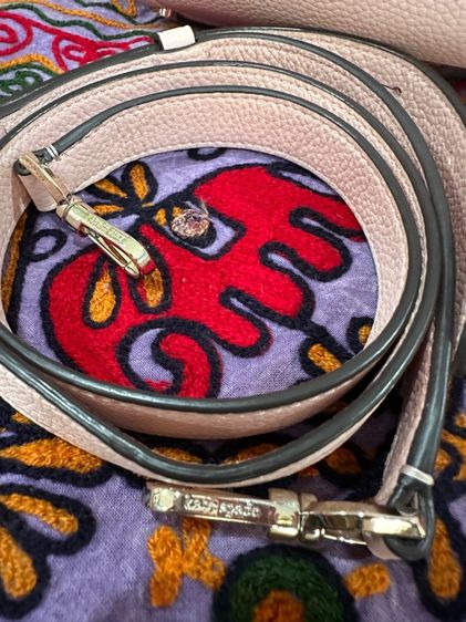 Kate Spade ของแท้ค่ะ กระเป๋าถือ มีสายยาวสะพายได้ รูปที่ 12