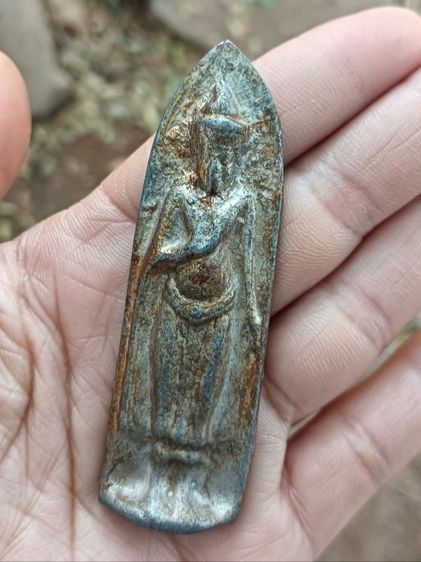 พระกรุยืนเก่า 1 องค์