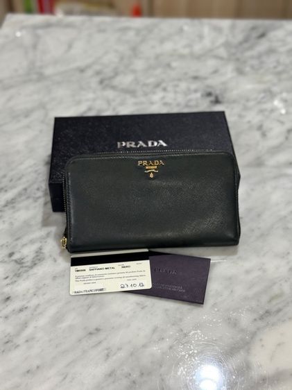 prada wallet