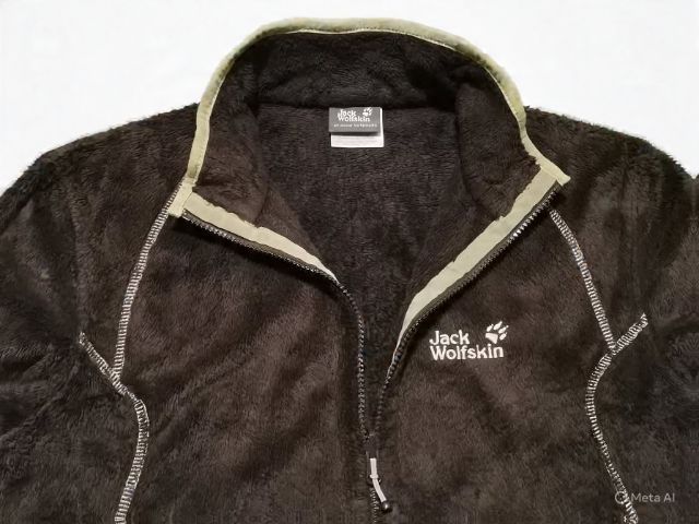 Jack Wolfskin Fleece
(Nanuk 300)​