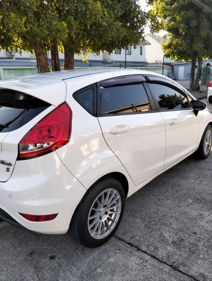 Ford Fiesta 2013 1.5 Sport Sedan เบนซิน ไม่ติดแก๊ส เกียร์อัตโนมัติ ขาว รูปที่ 2