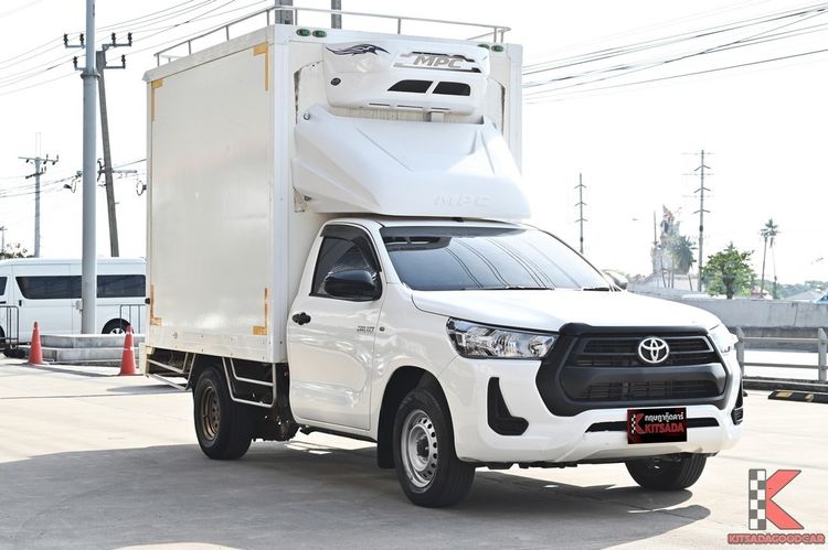 รถ Toyota Hilux Revo 2.4 Entry สี ขาว