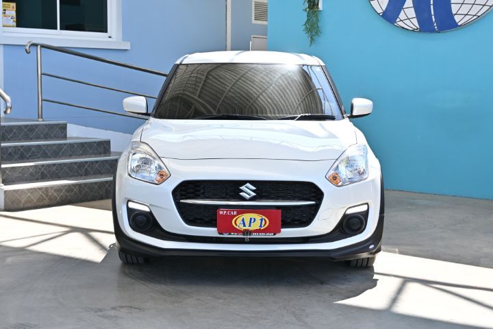 รถ Suzuki Swift 1.2 GL สี ขาว
