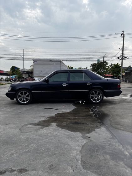 Mercedes-Benz E-Class 1995 E200 Sedan ดีเซล ไม่ติดแก๊ส เกียร์ธรรมดา น้ำเงิน รูปที่ 4