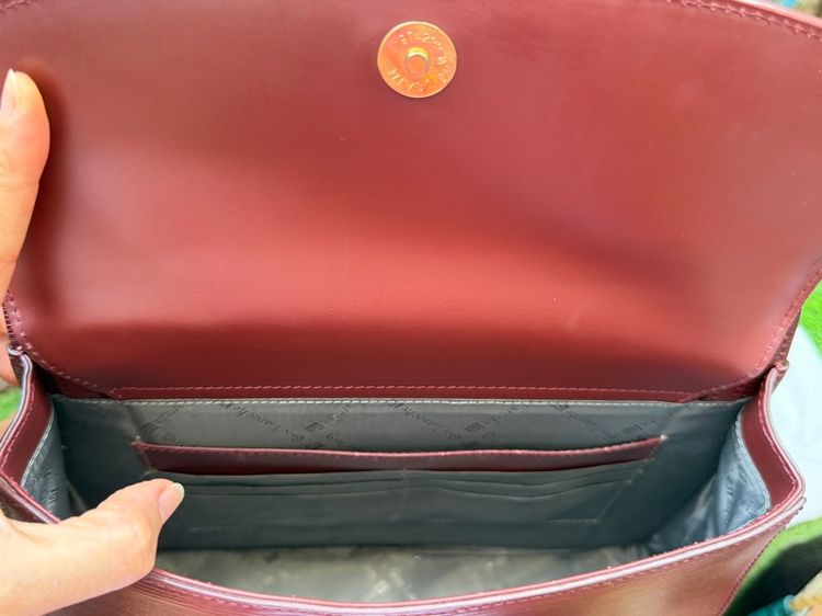 กระเป๋า Guy Laroche Paris แท้ สีเบอร์กันดี (Burgundy) มือสอง สภาพสวยมาก รูปที่ 13