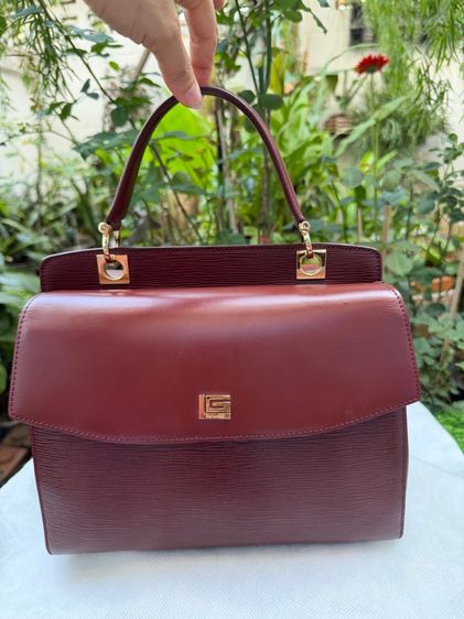 กระเป๋า Guy Laroche Paris แท้ สีเบอร์กันดี (Burgundy) มือสอง สภาพสวยมาก รูปที่ 2