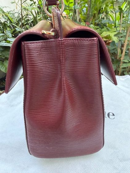 กระเป๋า Guy Laroche Paris แท้ สีเบอร์กันดี (Burgundy) มือสอง สภาพสวยมาก รูปที่ 5