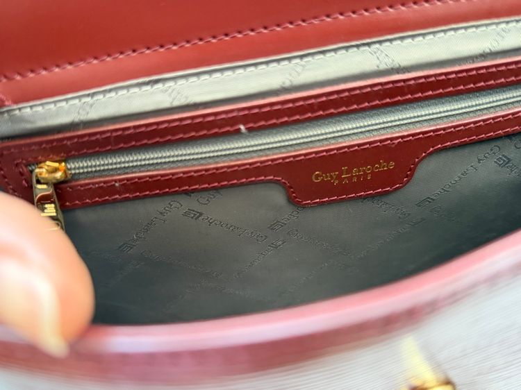 กระเป๋า Guy Laroche Paris แท้ สีเบอร์กันดี (Burgundy) มือสอง สภาพสวยมาก รูปที่ 11