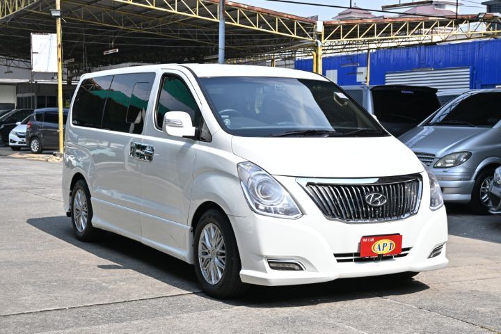 Hyundai Grand Starex 2017 2.5 VIP Utility-car ดีเซล เกียร์อัตโนมัติ ขาว