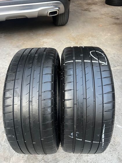 ยาง Michelin Pilot Sport4 205 45 17 คู่ 1200 บาท