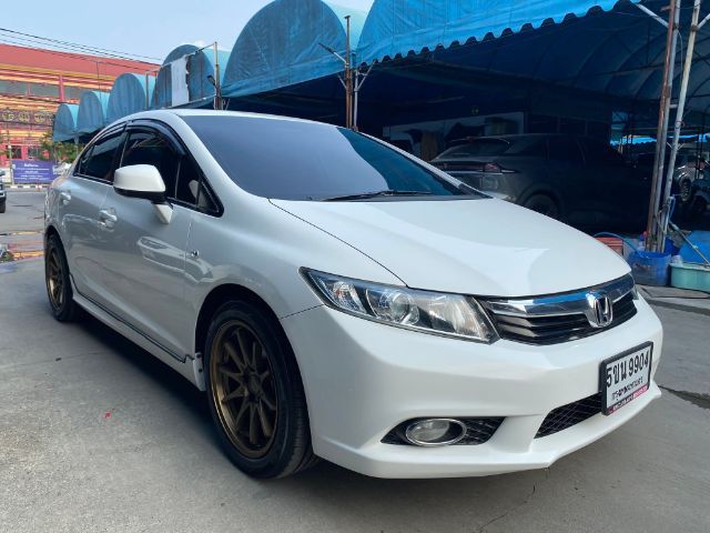 Honda Civic 2012 1.8 S i-VTEC Sedan เบนซิน ไม่ติดแก๊ส เกียร์อัตโนมัติ ขาว รูปที่ 2