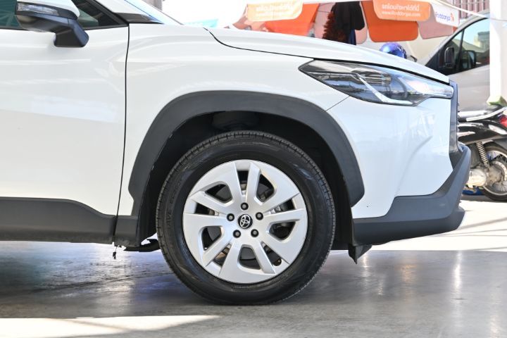 Toyota Corolla Cross 2021 1.8 Sport Utility-car เบนซิน เกียร์อัตโนมัติ ขาว รูปที่ 3