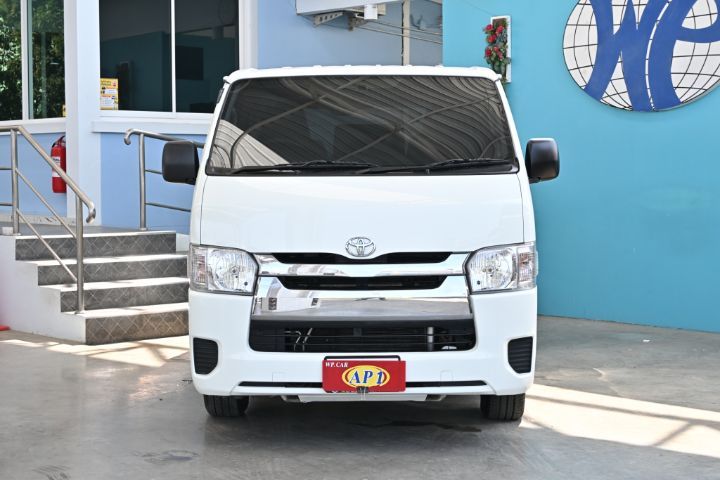 Toyota Hiace 2016 3.0 GL Van ดีเซล เกียร์ธรรมดา ขาว รูปที่ 2