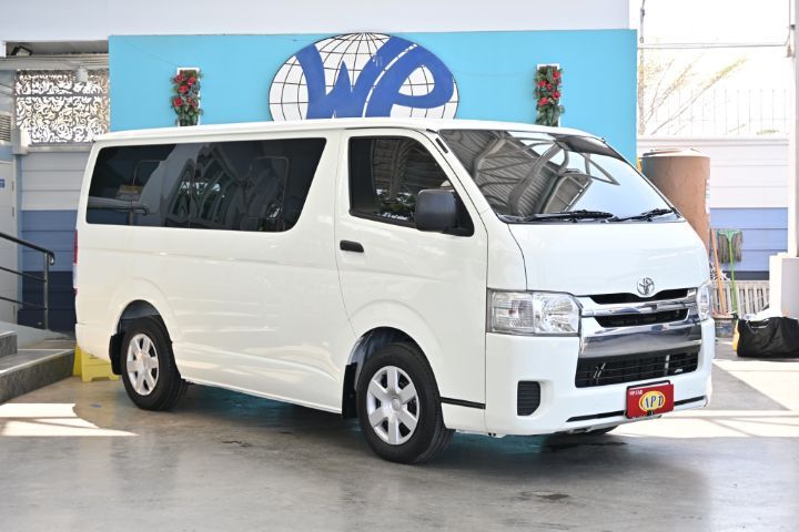 รถ Toyota Hiace 3.0 GL สี ขาว