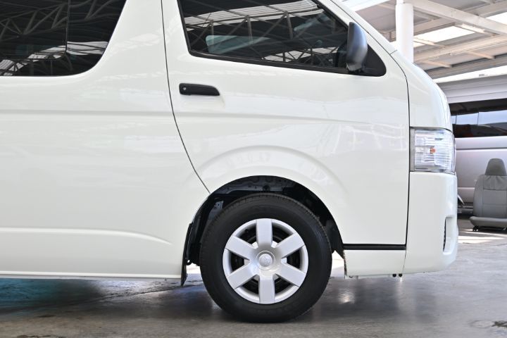 Toyota Hiace 2016 3.0 GL Van ดีเซล เกียร์ธรรมดา ขาว รูปที่ 4