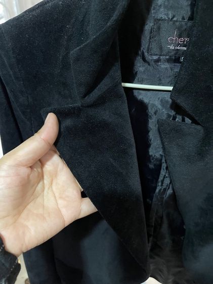เสื้อสูทกำมะหยี่ผู้หญิงสีดำ รูปที่ 4