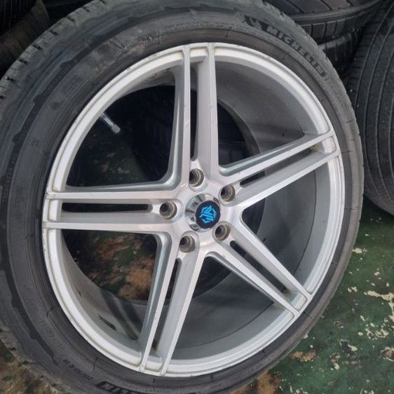 แม็ก 18"แท้5รู114(VOSSEN)กว้าง9" ใส่ Civic 5 รู Camry Accord Teana HRV CRV Nissan X Trail Nissan Juke ซิลฟี่ กระบะ 5 รู 114 ได้ทุกรุ่น ไม่แตกไม่ร้าว มีริ้วรอยตามการใช้งาน รูปที่ 5