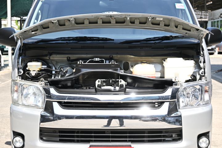 Toyota Commuter 2014 3.0 Van ดีเซล เกียร์ธรรมดา เทา รูปที่ 3