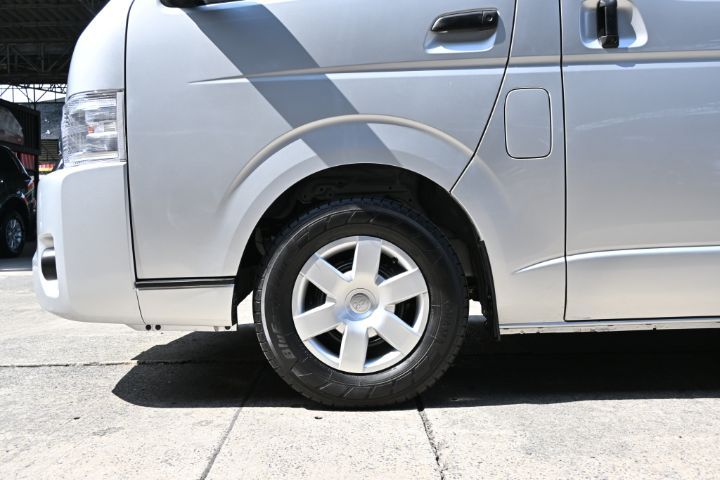 Toyota Commuter 2014 3.0 Van ดีเซล เกียร์ธรรมดา เทา รูปที่ 4