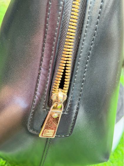 Guy Laroche กระเป๋าหนังแท้ สีดำ สภาพดีมาก พร้อมถุงผ้า 🔥 รูปที่ 11