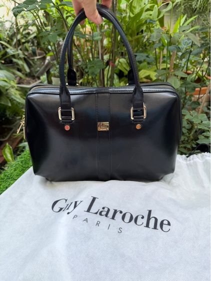 Guy Laroche กระเป๋าหนังแท้ สีดำ สภาพดีมาก พร้อมถุงผ้า 🔥