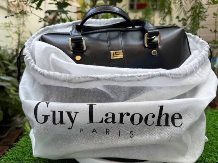 Guy Laroche กระเป๋าหนังแท้ สีดำ สภาพดีมาก พร้อมถุงผ้า 🔥 รูปที่ 2