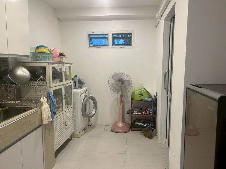 AP (Thailand) ตกแต่งครบ 2010 ทาวน์โฮมย่านโชคชัย 4 ราคา ดีมากก รีบนัด ตัดสินใจก่อนใคร. โครงการบ้านกลางเมืองโชคชัย 4 ซอย 50 รูปที่ 4