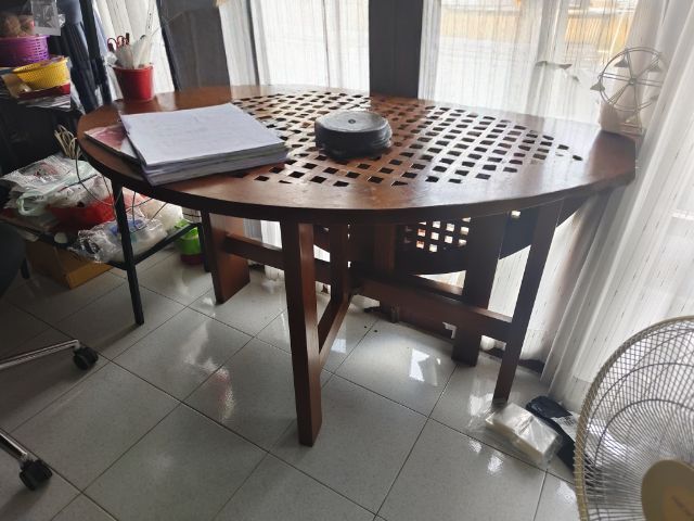 ชุดโต๊ะไม้สักและเก้าอี้ พับครึ่งได้