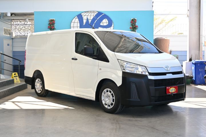 Toyota Hiace 2021 2.8 Panel Van ดีเซล เกียร์ธรรมดา ขาว
