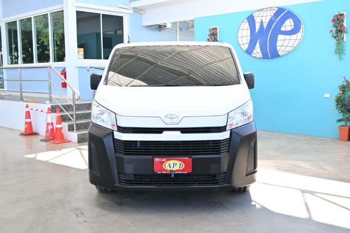 Toyota Hiace 2021 2.8 Panel Van ดีเซล เกียร์ธรรมดา ขาว รูปที่ 2
