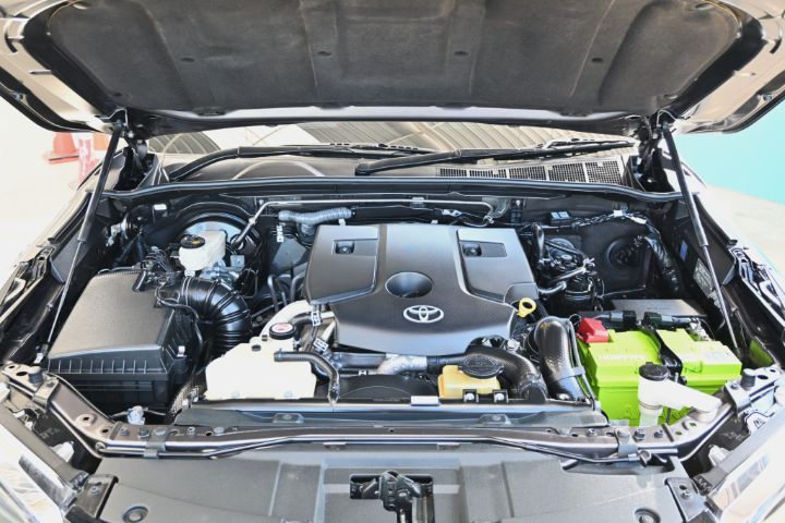 Toyota Fortuner 2020 2.4 V 4WD Utility-car ดีเซล เกียร์อัตโนมัติ เทา รูปที่ 3