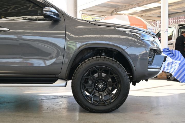 Toyota Fortuner 2020 2.4 V 4WD Utility-car ดีเซล เกียร์อัตโนมัติ เทา รูปที่ 4