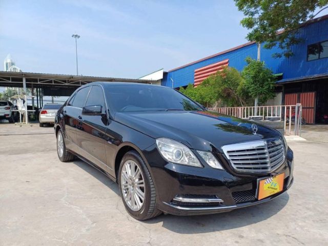Mercedes-Benz E-Class 2012 E200 CGI Sedan เบนซิน ไม่ติดแก๊ส เกียร์อัตโนมัติ ดำ รูปที่ 3