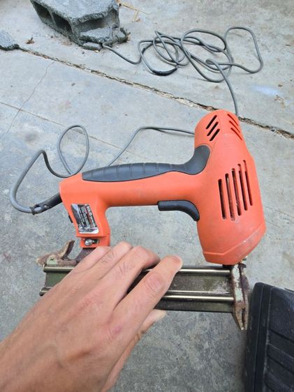 ปืนยิง แม็กตะป ไฟฟ้า รูปที่ 3