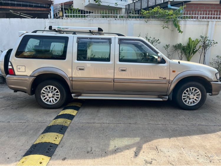 Isuzu Adventure 2001 รุ่นย่อยอื่นๆ Van ดีเซล ไม่ติดแก๊ส เกียร์ธรรมดา บรอนซ์ทอง รูปที่ 4